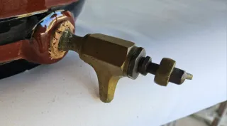 Barril de porcelana vintage con grifo