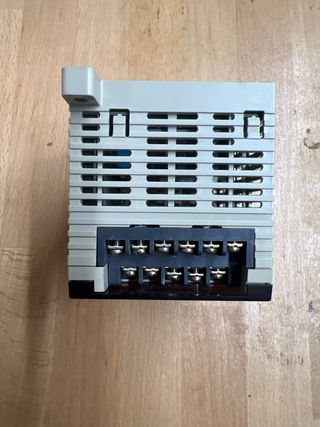 Omron CPM1A-10CDR-A-V1 Controlador Programable