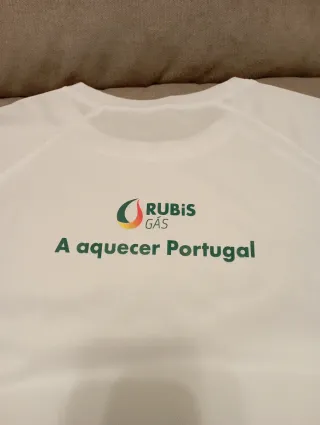 Camisola Desportiva Respirável Nova