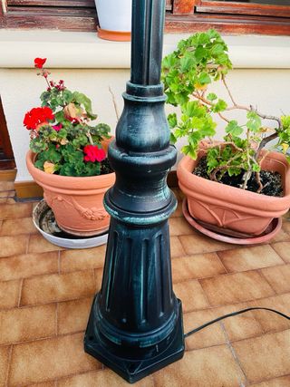 Farola de jardín pie metal y cristal