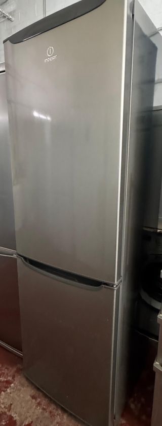 FRIGORÍFICO INDESIT COMBI NO FROST EN INOX