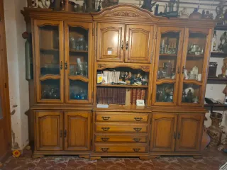 Mueble de comedor de madera