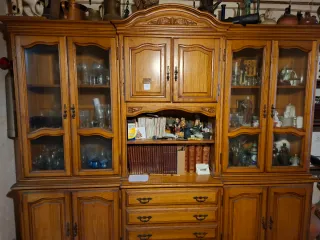 Mueble de comedor de madera