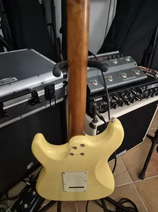 Guitarra Jet JS400 Color Crema