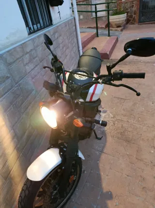 Yamaha XSR 700 Tribute