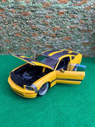 Ford Mustang CESAM – Norev – Escala 1:18