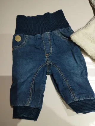 Conjunto bebé: pantalón y sudadera