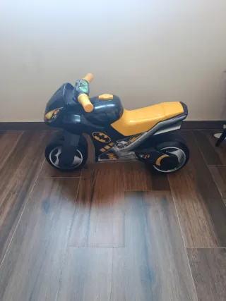 Moto de juguete grande