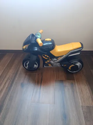 Moto de juguete grande