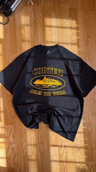 Corteiz OG Alcatraz Tee Black and Yellow de segunda mano por 70