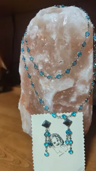 Conjunto de bisutería con piedras azules