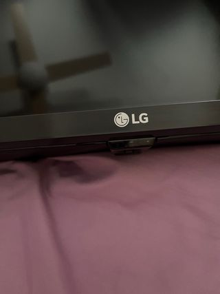 Televisión negra  Smartv modelo  LG 32LQ63006LA