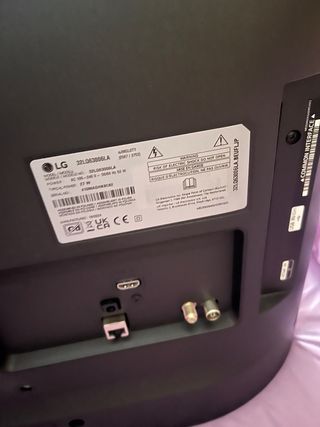 Televisión negra  Smartv modelo  LG 32LQ63006LA