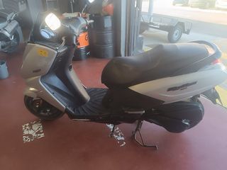 Peugeot City Star 125 RS Scooter Automática