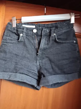 Pantalón corto vaquero negro