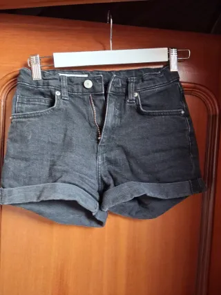 Pantalón corto vaquero negro
