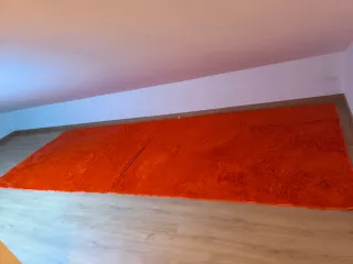 Alfombra naranja suave
