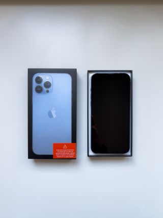 Pack iPhone 13 Pro Max + AirPods Pro + Apple Watch