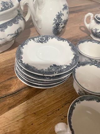 Seis platos hondos seis platos llanos seis platos