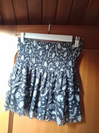 Falda pantalón corta con volantes