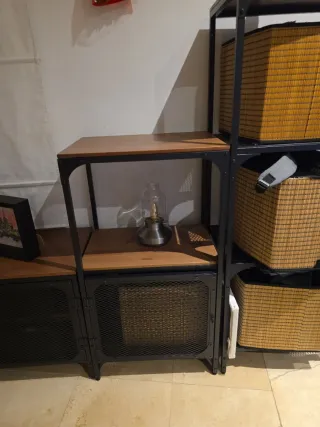 Estantería Metálica y Madera