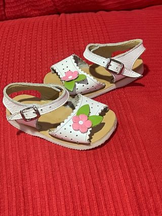 MONÍSIMAS SANDALIAS DE PIEL "NUEVAS "