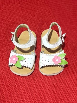 MONÍSIMAS SANDALIAS DE PIEL "NUEVAS "