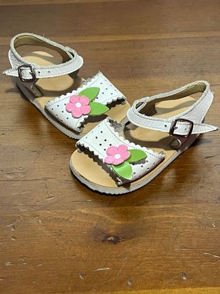 MONÍSIMAS SANDALIAS DE PIEL "NUEVAS "