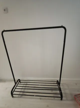 Burro perchero metálico negro