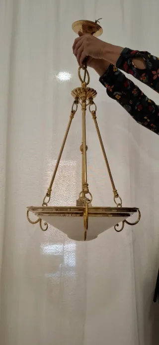 Lámpara de techo metal dorado y alabastro