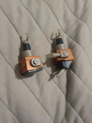 Figura Generator Rex Puños Metálicos Retráctiles