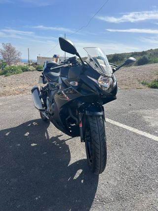 Suzuki GSX 250 R A2