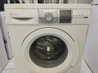 LAVADORA MARCA BALAY de 8 kilos