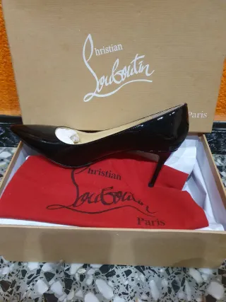 Zapatos Christian Louboutin Charol Negros