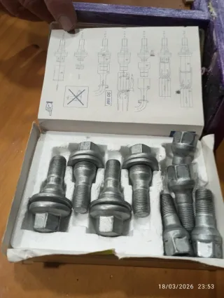 Tornillos de seguridad para coche