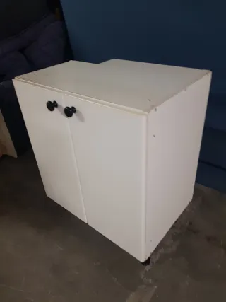 ' Mueble de cocina blanco con puertas