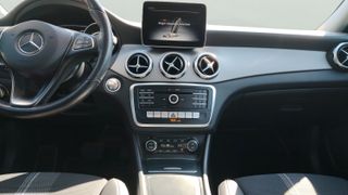 Mercedes-Benz GLA 180 90 kW (122 CV)