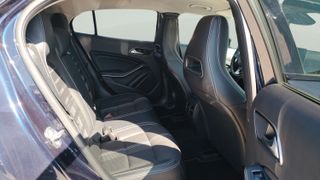 Mercedes-Benz GLA 180 90 kW (122 CV)