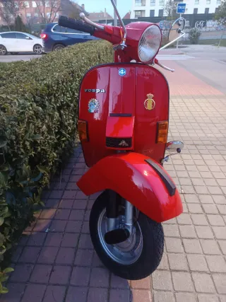 Vespa 200 Iris Roja