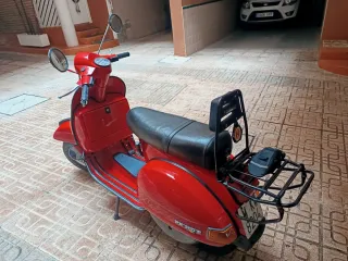 Vespa 200 Iris Roja