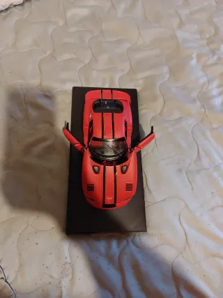 Dodge Viper GTS CUSTOM BLACK/RED Burago 1/18