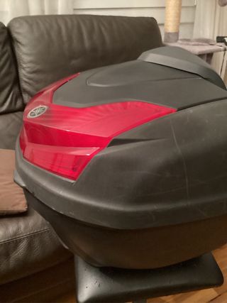 Baúl Yamaha 39L con respaldo