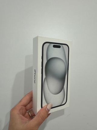 Caja iPhone 15 Negro