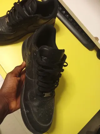 Nike Air Force 1 nere