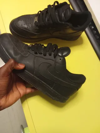 Nike Air Force 1 nere