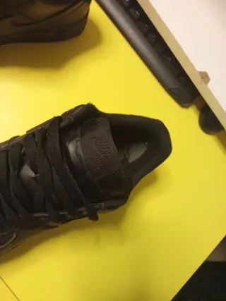 Nike Air Force 1 nere