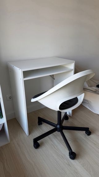 Escritorio y silla oficina Ikea - buen estado