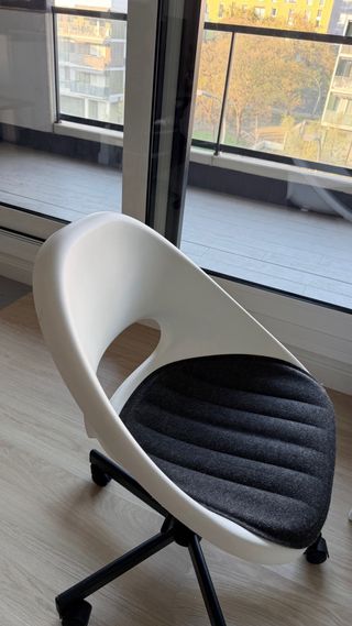 Escritorio y silla oficina Ikea - buen estado