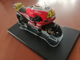 Motos a escala 1:18