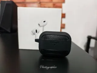 Airpods Pro 2 + Funda Spigen Negra